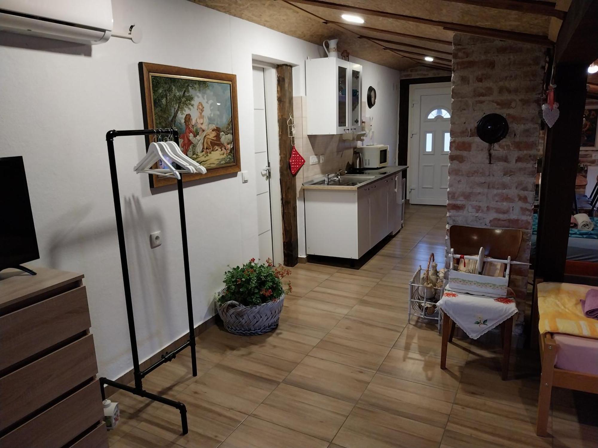 Apartment Ada Bed & Breakfast Gračac 외부 사진