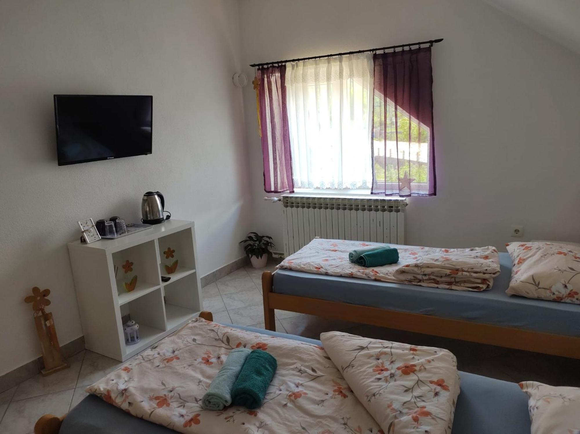 Apartment Ada Bed & Breakfast Gračac 객실 사진